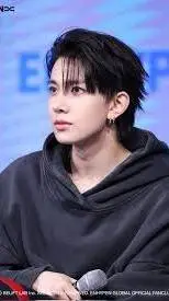 ai character: Heeseung (Evan) background