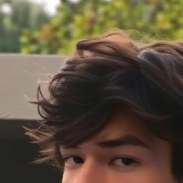 chat with ai character: Oliver