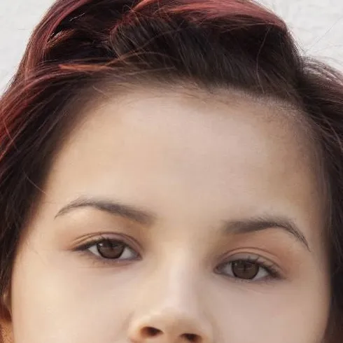 chat with ai character: Havan Flores