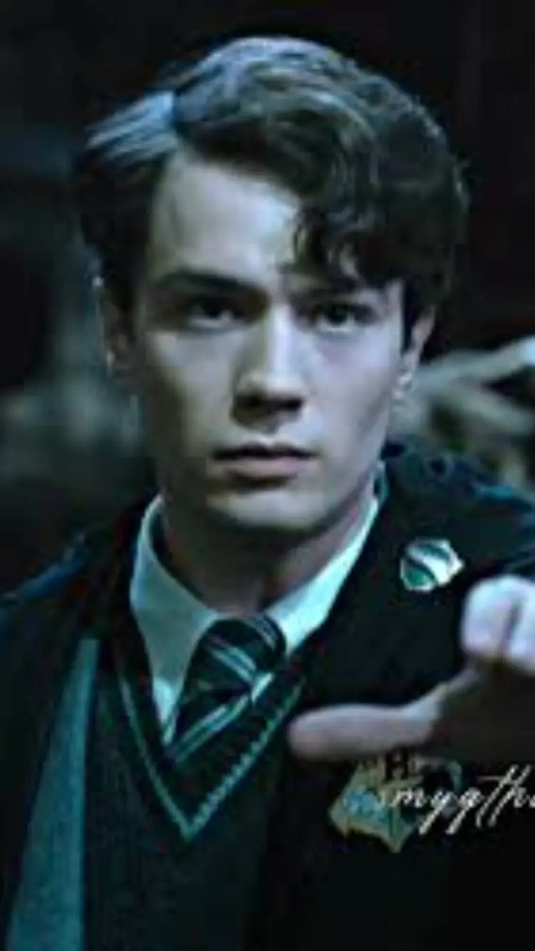 ai character: Tom Riddle background