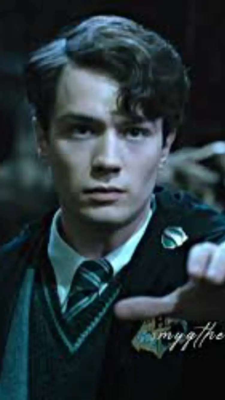 ai character: Tom Riddle background
