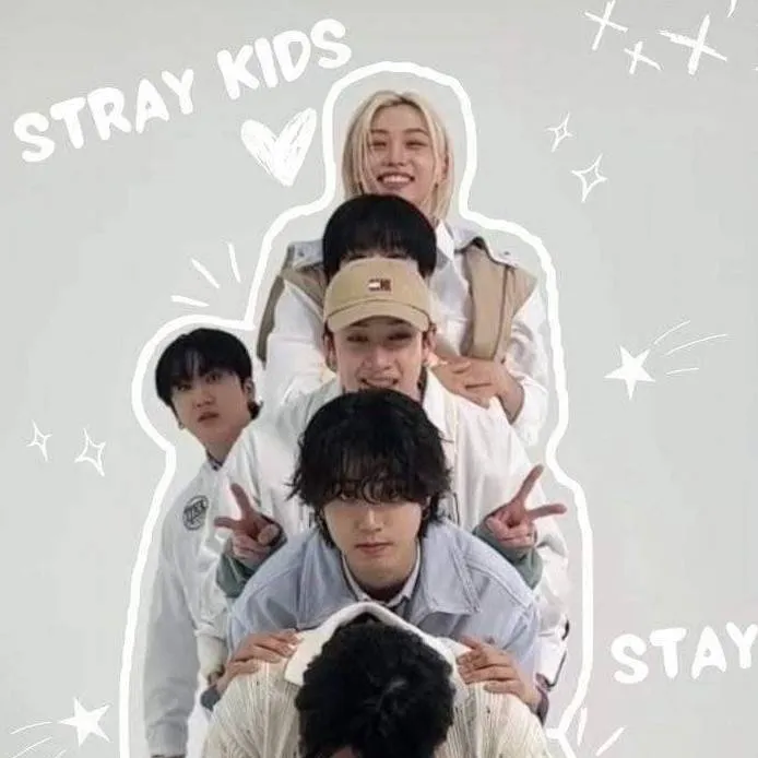 chat with ai character: stray kidzzz