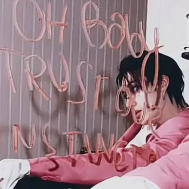 chat with ai character: CHANNIE CHRISTMAS 