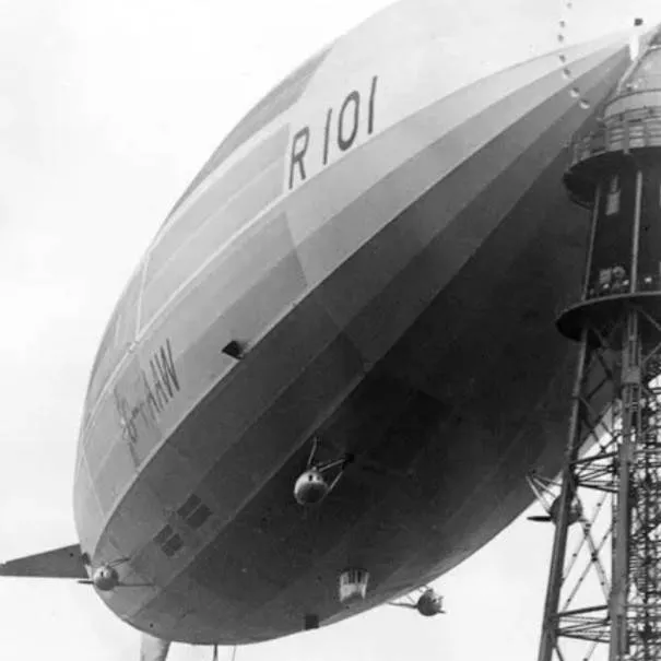 chat with ai character: R-101 Airship 