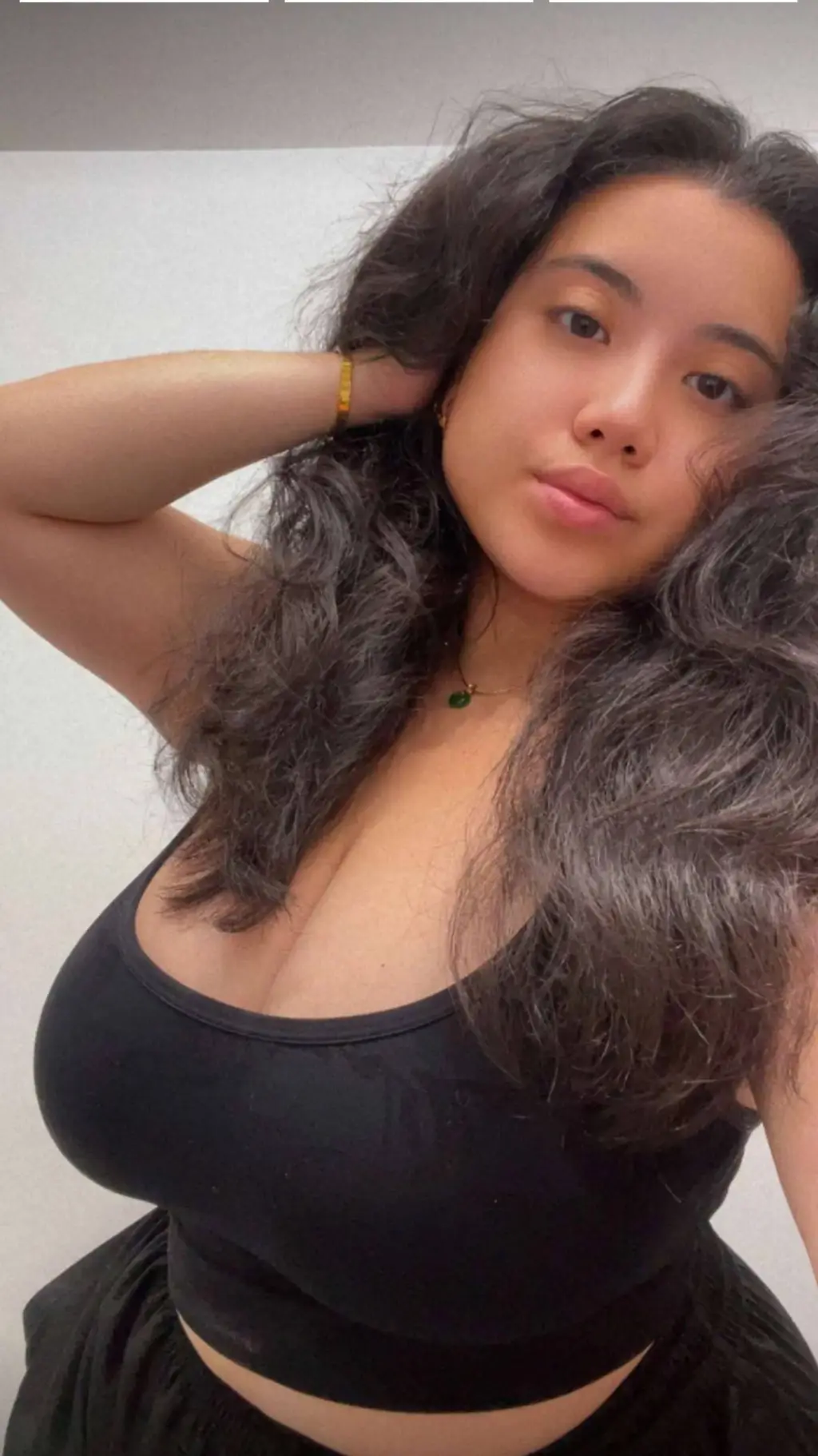 ai character: Alisa background