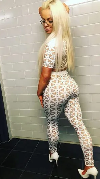 ai character: liv morgan  background