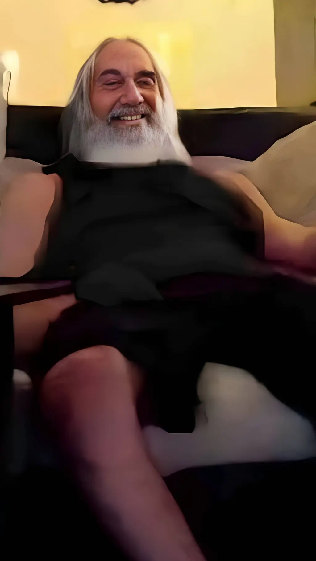 ai character: old man mike background