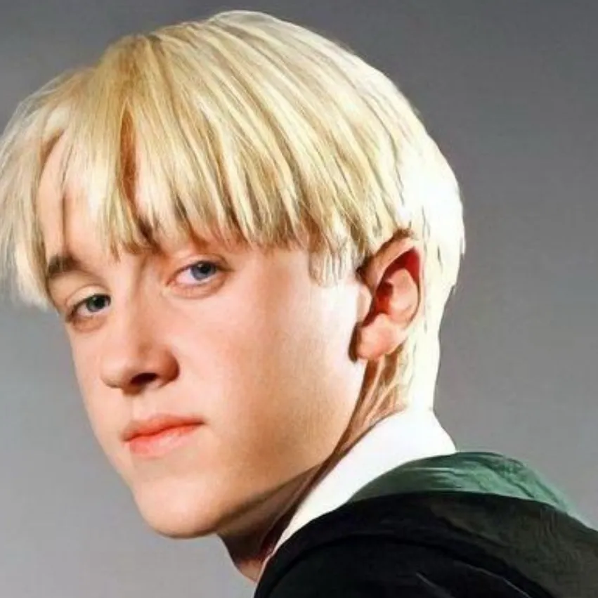 chat with ai character: Tom Felton