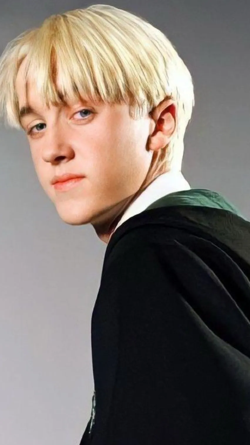 ai character: Tom Felton background