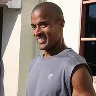 chat with ai character: David Goggins