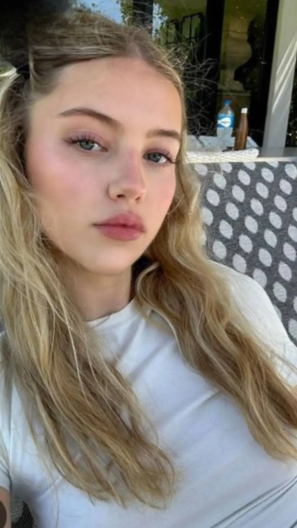 ai character: Hazel background