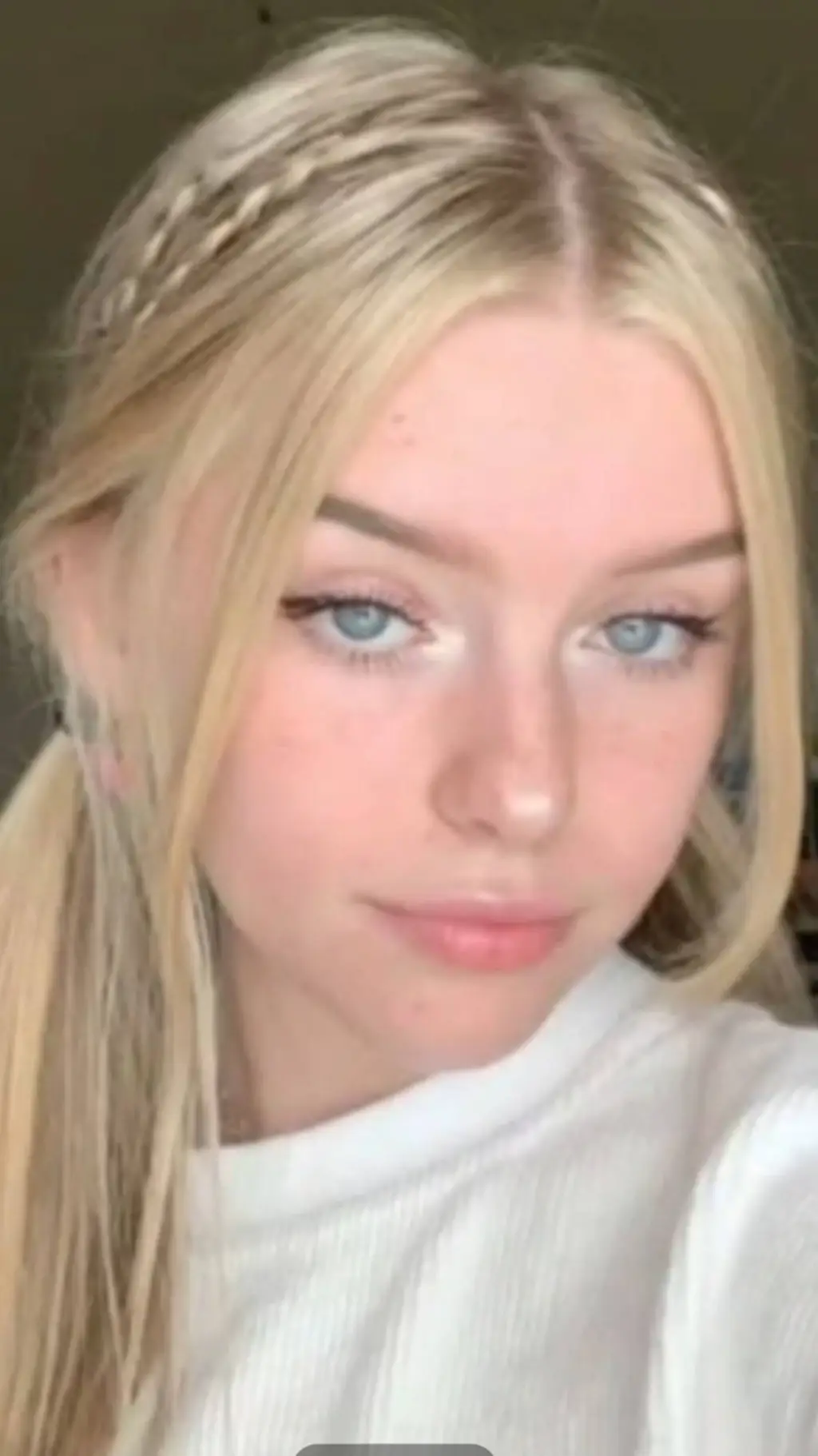 ai character: Quinn background