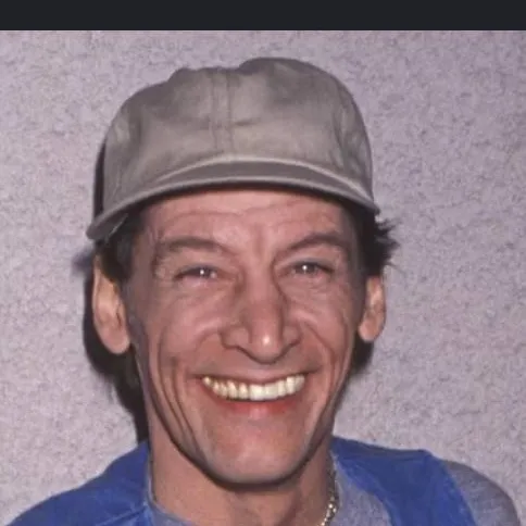 chat with ai character: ernest p Worrall 