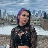 chat with ai character: elayna black 