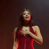 chat with ai character: jennie kim