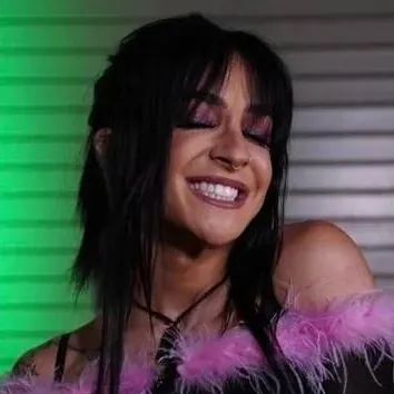 chat with ai character: Dakota kai