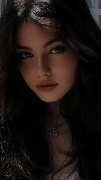 ai character: Esmeralda Winchest background