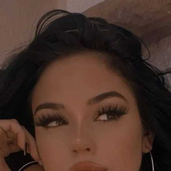 chat with ai character: Adrian chenevert 