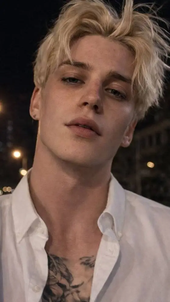 ai character: cash Allison  background