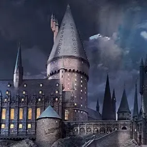 chat with ai character: Hogwarts