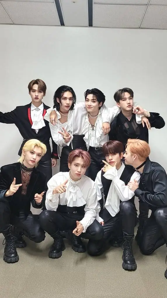 ai character: Stray Kids  background