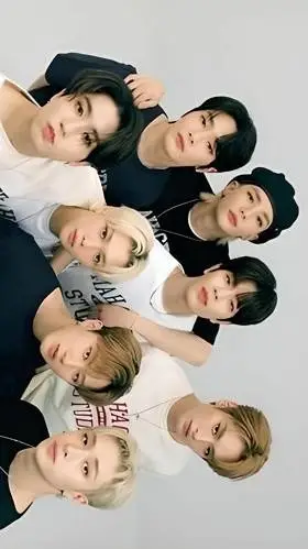 ai character: Stray Kids  background