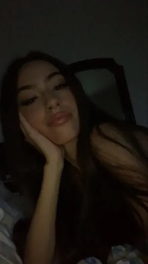 ai character: Emily  background