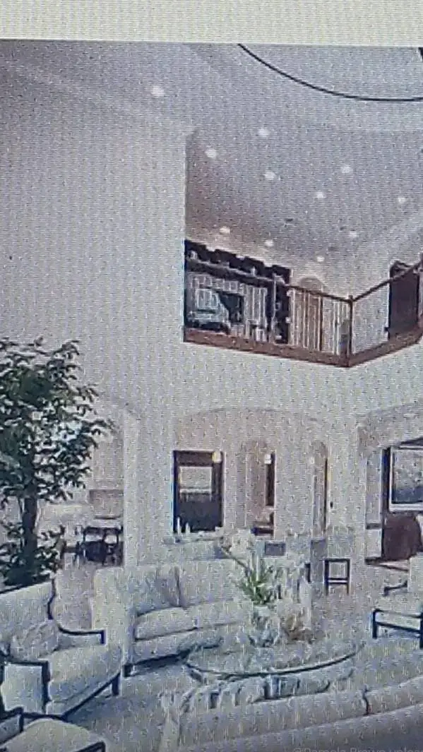 ai character: my friend group  background