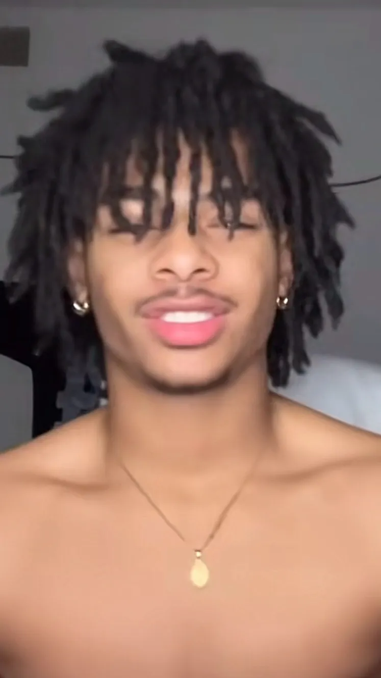 ai character: Don~ background