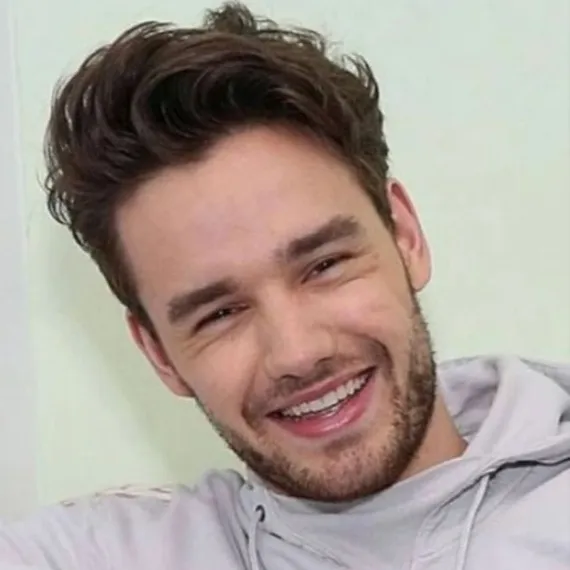 chat with ai character: Liam Payne 