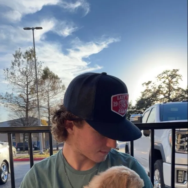 chat with ai character: Jakob