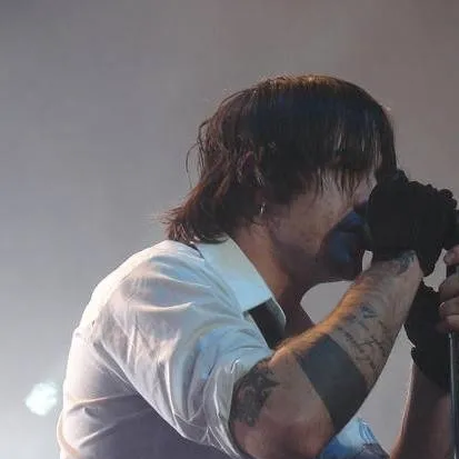 chat with ai character: Adam gontier 