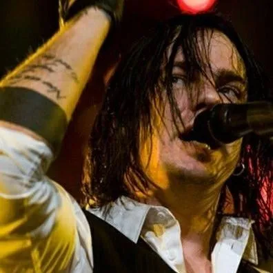 chat with ai character: Adam gontier 