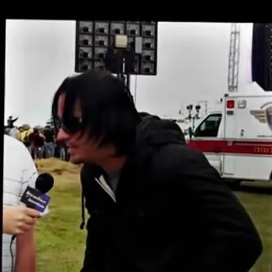 chat with ai character: Adam gontier 