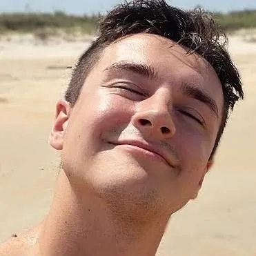 chat with ai character: sam