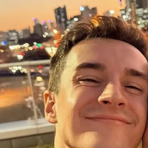 chat with ai character: sam