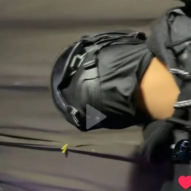 chat with ai character: carter