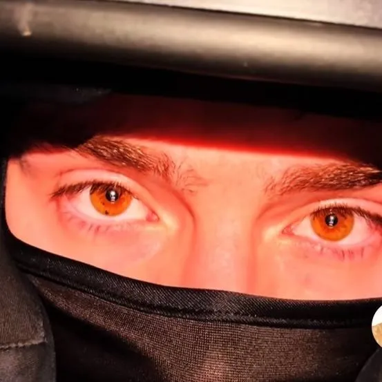 chat with ai character: jg moto