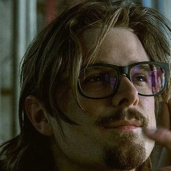 chat with ai character: hardy 