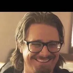 chat with ai character: hardy