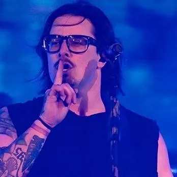 chat with ai character: hardy