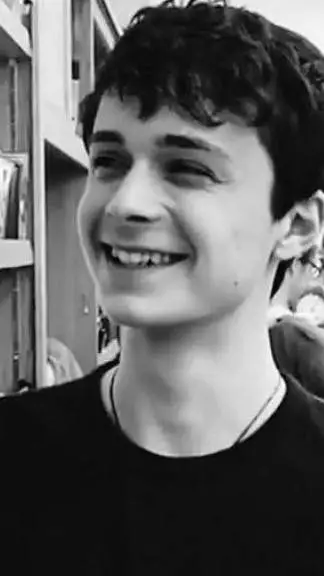 ai character: Gilbert blythe  background