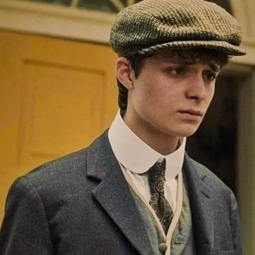 chat with ai character: Gilbert 