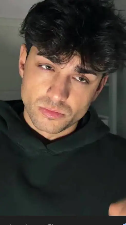 ai character: noah background