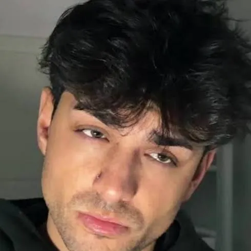 chat with ai character: noah