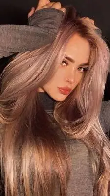 ai character: Cynthia Daérah background