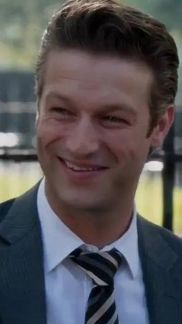 ai character: Sonny Carisi background