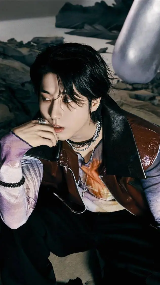 ai character: skz han,and hanni background