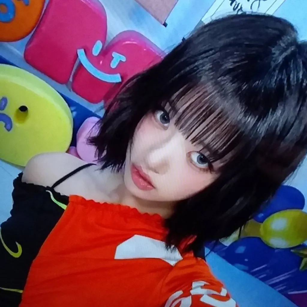 chat with ai character: Sooin