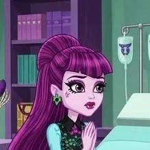 chat with ai character: Draculaura 